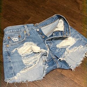 levi’s high waisted distressed denim shorts